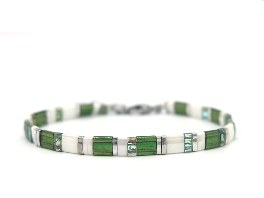 Bracelet Flat beads green &amp; white